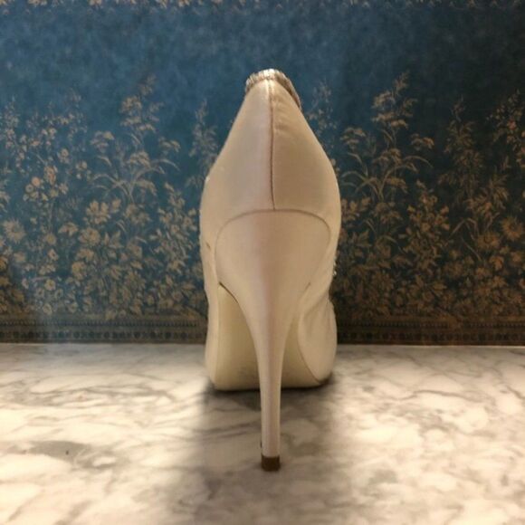 DSW x Disney Beaded Satin Cinderella Pumps - Picture 4 of 8